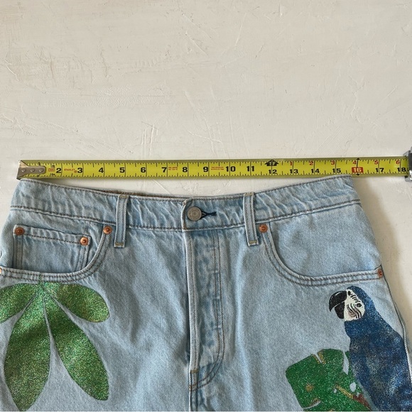 Levi's × Farm Rio RARE Bird of Paradise Parrot Ribcage Jean Shorts Size 31 - Picture 9 of 11